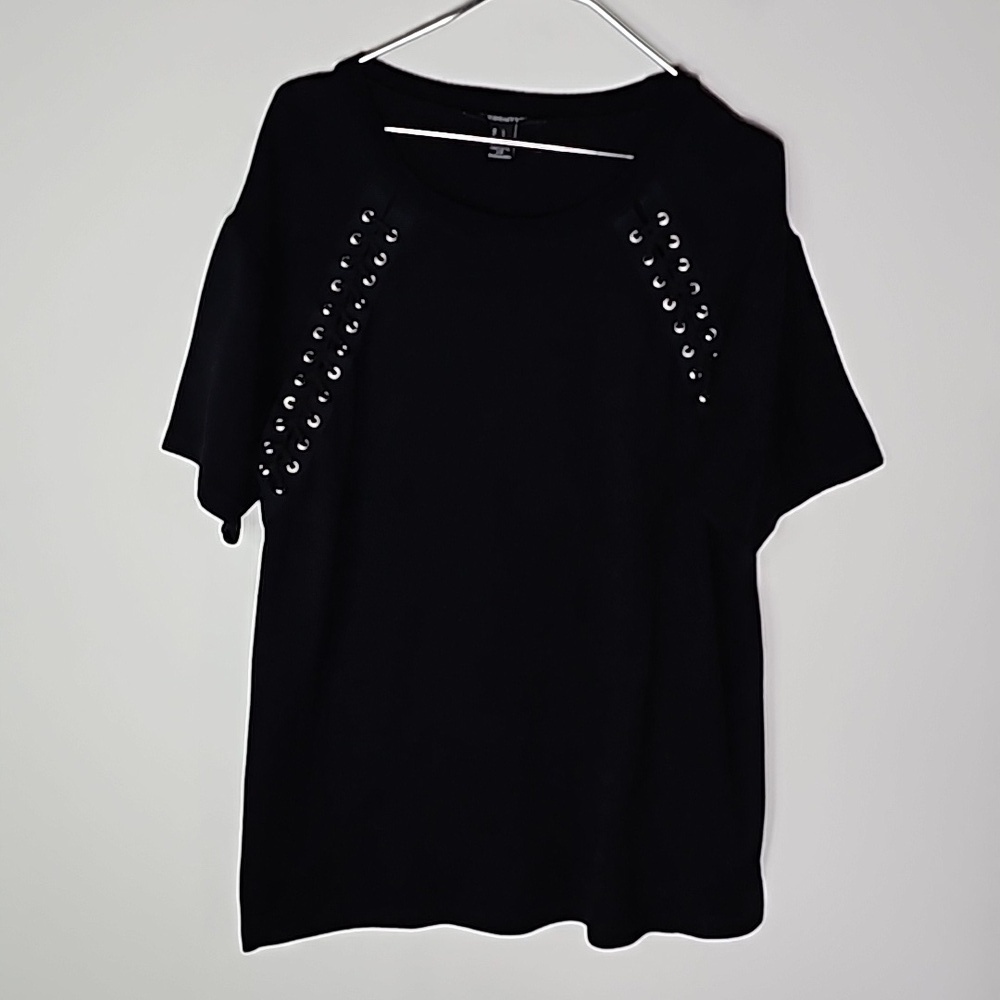 Streetwear Society large black short sleeve top